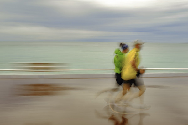 Courir sous la pluie de David FILLET - Images Expressions - Cagnes sur Mer